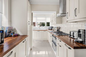 Kitchen- click for photo gallery